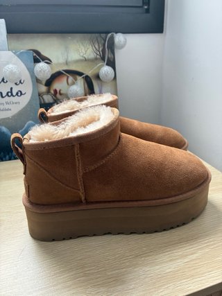 Botas UGG con plataforma marrones