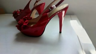 Zapatos de tacón rojos brillantes Talla 38