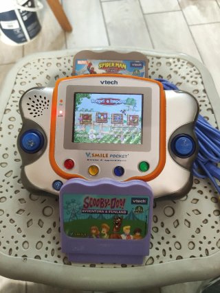 VTech V Smile Pocket Console + 2 Giochi
