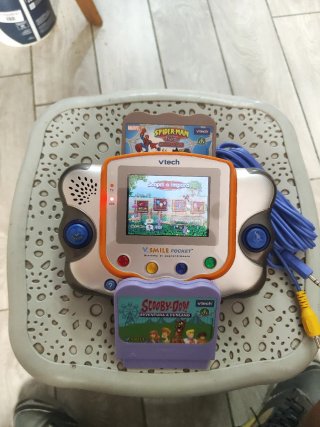 VTech V Smile Pocket Console + 2 Giochi