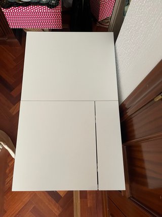 Tavolo da trucco bianco con cassetto e specchio
