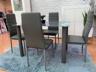 Mesa cristal templado + 4 sillas polipiel