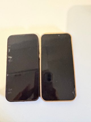 iPhone Apple Negro Dorado El 13 y el 12 los dos