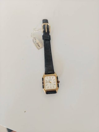 Reloj Orient Quartz 21mm Dorado y Negro