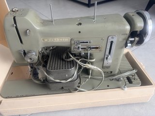 Máquina de coser Wertheim