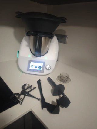 Thermomix 5 TM5 con accesorios.