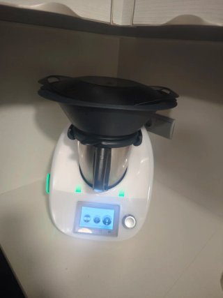 Thermomix 5 TM5 con accesorios.