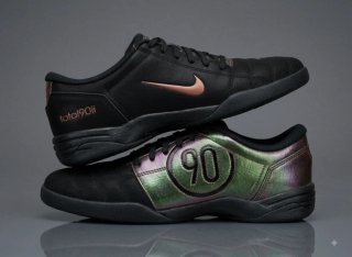 Nike Total 90 Premium Tiempo Negro Dorado nuevas.