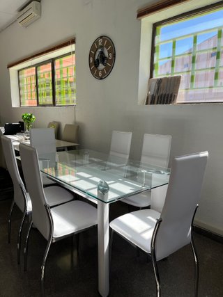 Nuevo conjunto de comedor blanco en OFERTA!!