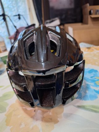 Casco de bicicleta cobre