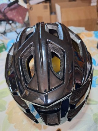 Casco de bicicleta cobre