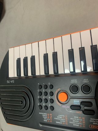 Teclado Casio SA-76 Naranja