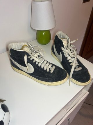 Scarpe Nike Blazer Mid nere e bianche
