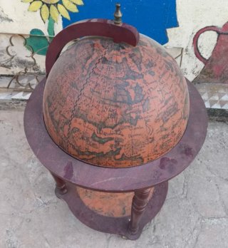 BOTELLERO GLOBO TERRÁQUEO