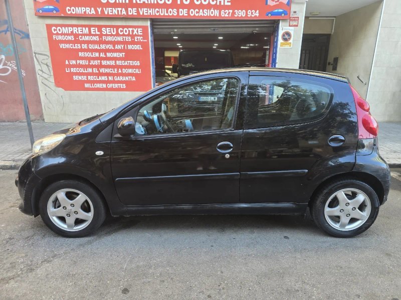 Peugeot 107 2008 - foto 1