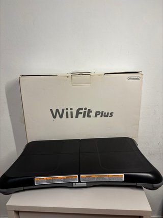 Nintendo Wii + 2 mandos + juegos + complementos