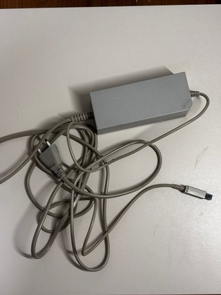 Nintendo Wii + 2 mandos + juegos + complementos