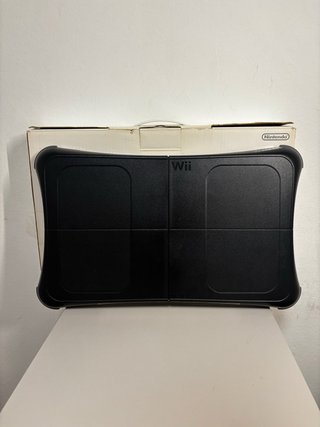 Nintendo Wii + 2 mandos + juegos + complementos