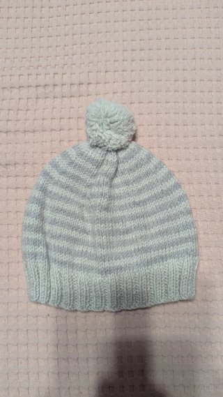 4 Gorros hechos a mano de lana para bebé