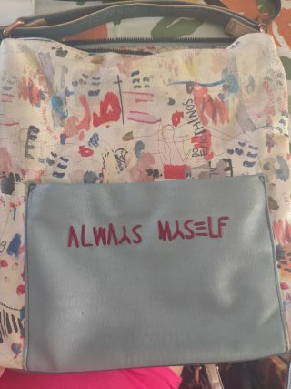 Mochila Anekke roja con dibujos