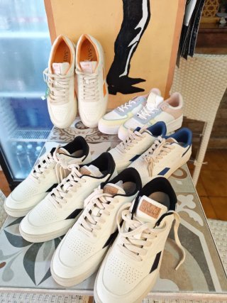 Zapatillas SAYE diferentes colores