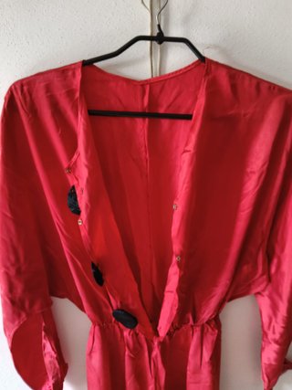 Costume rosso completo di gilet, colletto e cappel