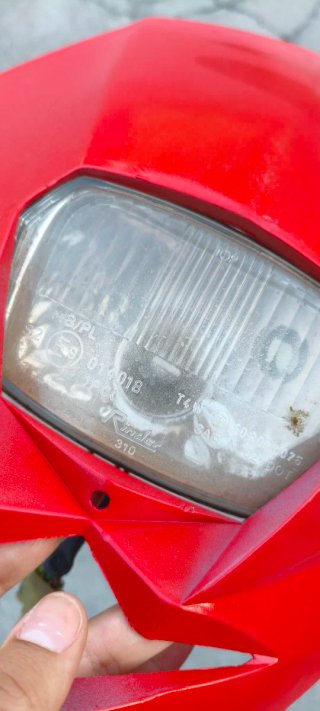 Porta farol moto vermelho