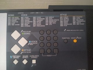 Piano Yamaha YPT-230