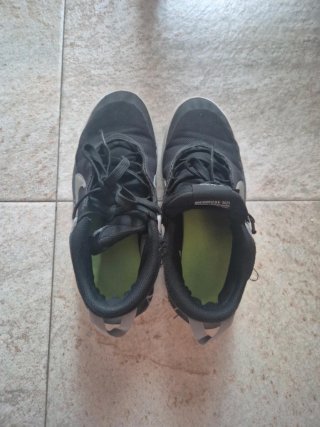 Zapatillas Baloncesto Nike Negras y Plateadas