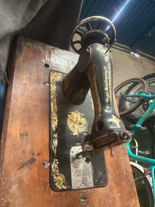 Máquina de coser Singer antigua