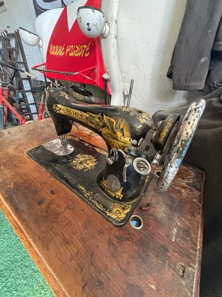 Máquina de coser Singer antigua