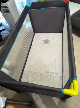 Cuna de viaje plegable