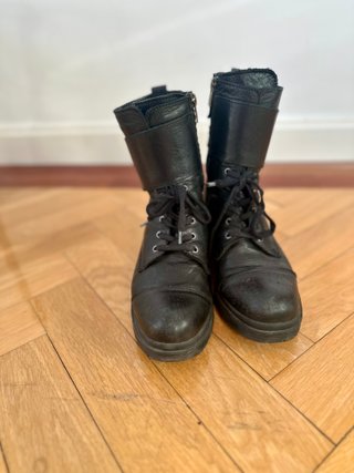 Botas negras de mujer