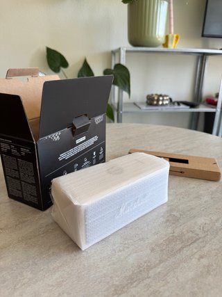 Altavoz Marshall Emberton II Nuevo Caja