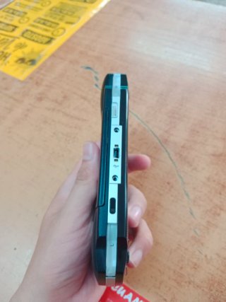 CONSOLA SONY PSP 1004 CON CARGADOR