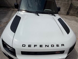 Land Rover Defender 2022