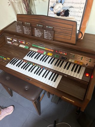 Piano Elka Vintage ( negociable )