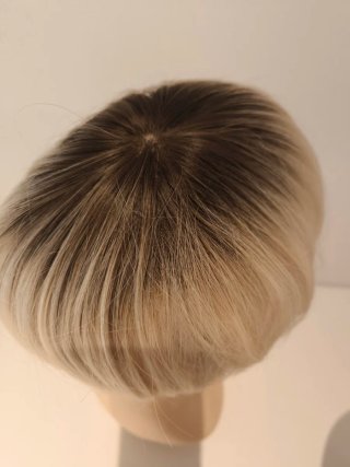 Peluca rubia corta seminatural 6