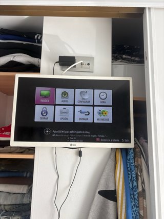 Televisor LG Blanco y Negro