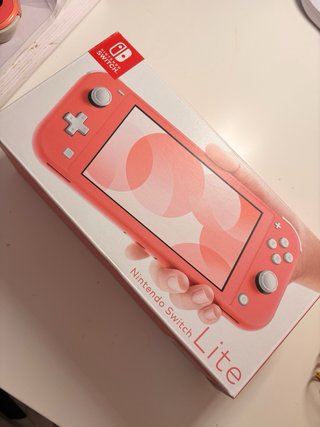 Nintendo Switch Lite Coral