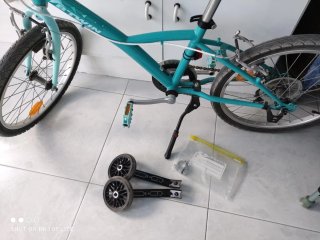 Bicicleta infantil B'TWIN con ruedines