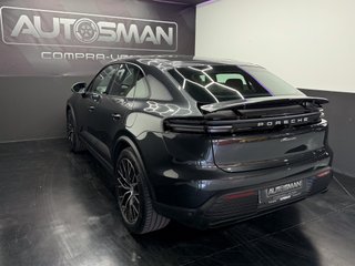 Porsche Macan -