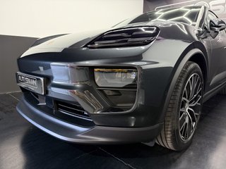 Porsche Macan -