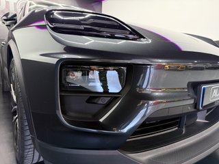 Porsche Macan -