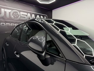 Porsche Macan -