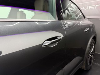 Porsche Macan -