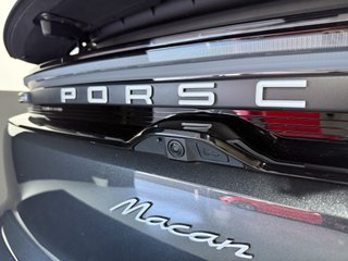 Porsche Macan -