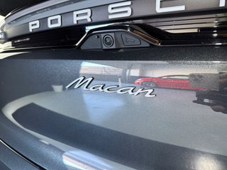 Porsche Macan -