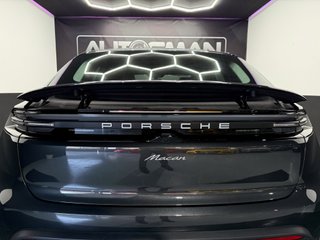 Porsche Macan -