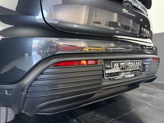 Porsche Macan -